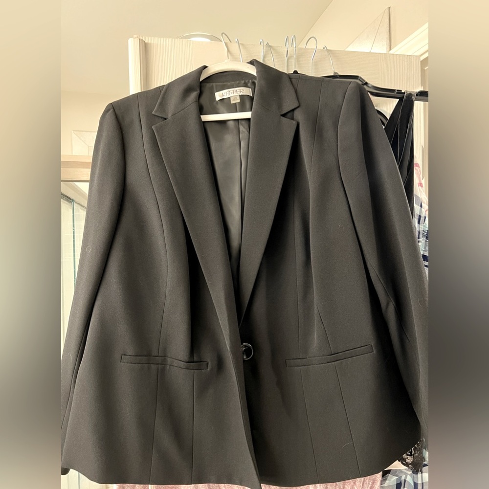 Black suit jacket 16W, like new!